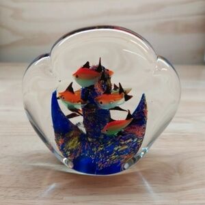 Vintage Art Glass Tropical Fish Paperweight 4.5x4.25